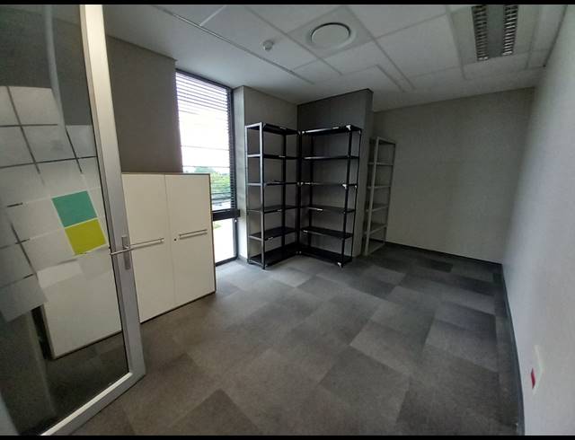 2,248M² OFFICE TO LET IN BRYANSTON